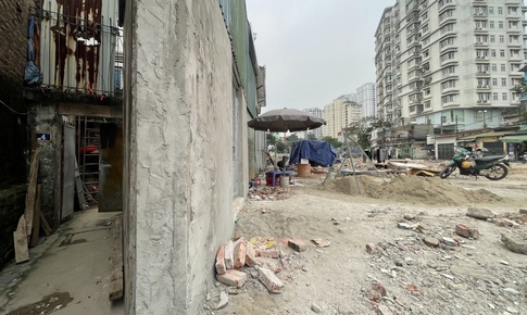 Xuất hiện nhiều ngôi nhà 'siêu mỏng, siêu méo' sau giải phóng mặt bằng ở Hà Nội