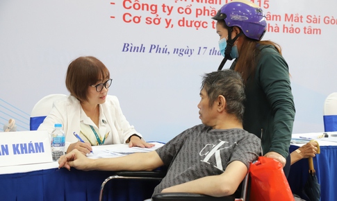 TPHCM đồng loạt triển khai khám sức khỏe miễn phí cho người dân, đưa y tế đến tận nhà
