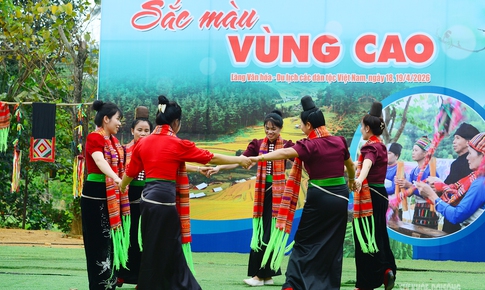 Rộn ràng 54 dân tộc hội tụ trong ngày về thăm làng