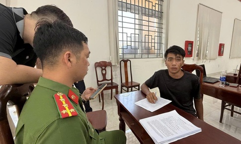 Bắt thanh niên 19 tuổi không có bằng lái, trộm cắp ô tô rồi lái trên phố