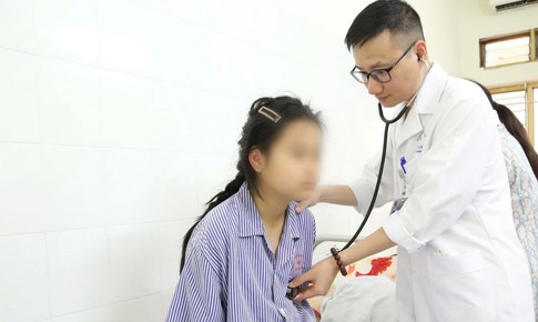 'Hồi sinh trái tim' cho bé gái 14 tuổi thoát lằn ranh sinh tử