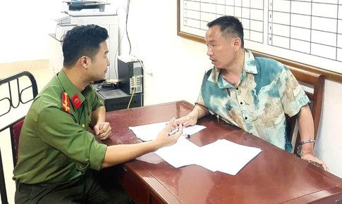 Người đàn ông nước ngoài bất ngờ nổ súng sau va chạm giao thông