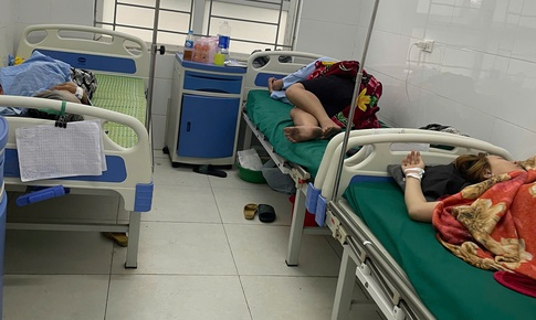 Diễn biến sức khỏe 20 người nghi ngộ độc bánh mì ở Nghệ An