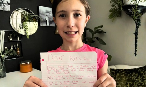 Giám đốc NASA đích thân phản hồi trước yêu cầu 'sốc' từ bé gái 10 tuổi