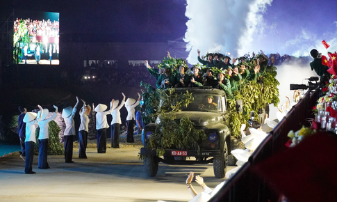 Tái hiện thời hoa lửa trên Bến phà Gianh