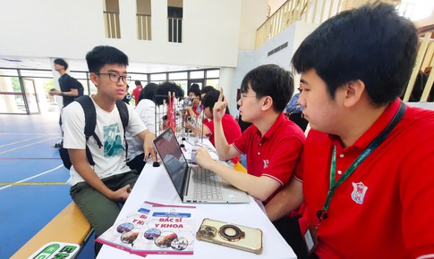 Tuyển sinh Y Dược 2026: Siết chặt đầu vào, mở rộng tổ hợp