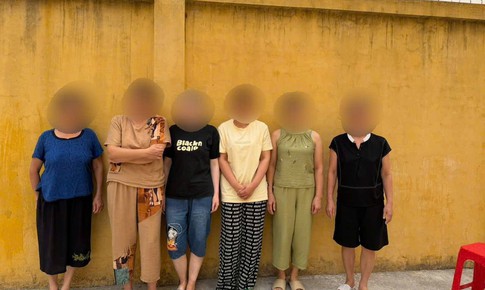 'Nhà cái' bị bắt, lộ nhóm phụ nữ mê chơi đề