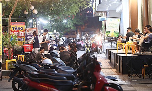 Không gian chung bị 'xẻ thịt' tại chung cư 310 Minh Khai, cư dân bức xúc