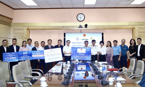 Bộ Y tế tiếp nhận nghĩa tình từ đất liền, chuẩn bị cho chuyến công tác tại Trường Sa