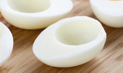 Chỉ ăn lòng trắng trứng gà để giảm béo - đúng hay sai?