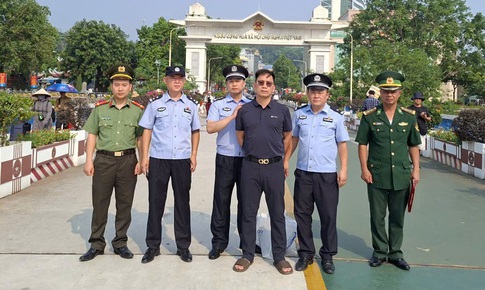 Bắt giữ đối tượng truy nã người Trung Quốc trốn sang Việt Nam