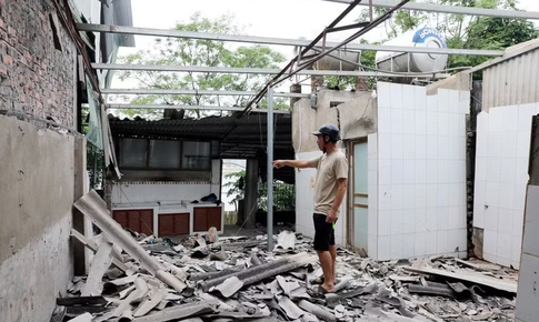 Khẩn trương sơ tán dân, ứng phó sạt lở nghiêm trọng tại Phú Thọ