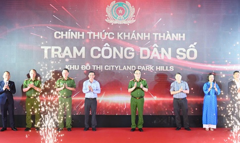 Trạm Công dân số đưa dịch vụ công và y tế số 'chạm cửa' người dân