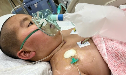 6 ca mổ liên tiếp vẫn chưa qua cửa tử, bé trai 11 tuổi và lời cầu xin của người mẹ đơn thân