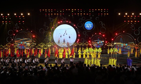 Festival biển Cửa Lò sôi động với 'Bốn mùa biển gọi'