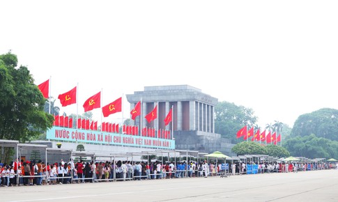 Hà Nội phân luồng, bố trí bãi xe quanh Lăng Bác, người dân đi lại, gửi xe thế nào?