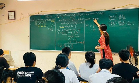 Học sinh lớp 12 tận dụng kỳ nghỉ lễ để 'tăng tốc'