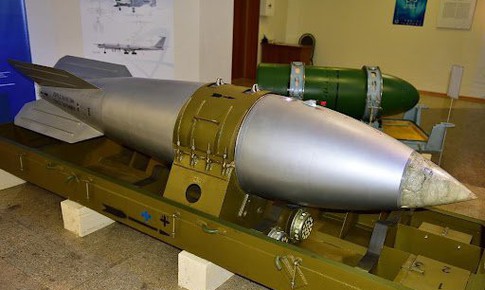 Video hiếm lộ cảnh tiêm kích Liên Xô thả bom hạt nhân giữa Chiến tranh Lạnh