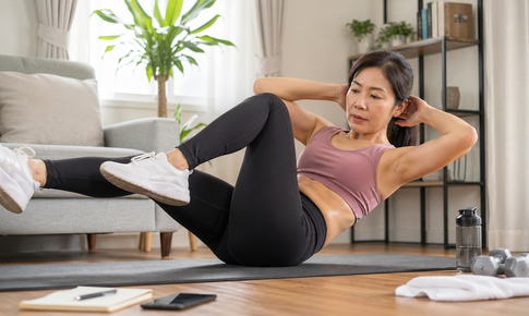 Phụ nữ nên tập buổi sáng hay buổi tối để giảm mỡ bụng hiệu quả?