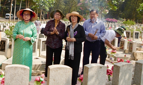 Lắng đọng ‘hành trình về nguồn’ của những chiến sĩ áo trắng
