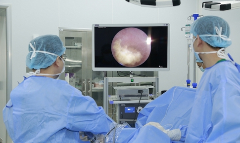 Công nghệ mới không 'dao kéo' rút ngắn thời gian điều trị sỏi thận xuống 24 giờ