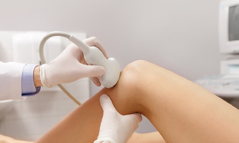 Dấu hiệu nhận biết rách sụn chêm khớp gối, cảnh giác khi chơi thể thao