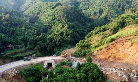 Hai công nhân tử vong khi thi công đường nối IC15 cao tốc Nội Bài – Lào Cai