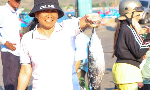 Đến chợ Nại, cảm nhận nhịp sống mặn mòi của làng biển trăm năm