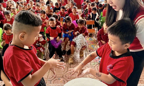 Dập ổ dịch thủy đậu ở xã vùng biên Quảng Trị