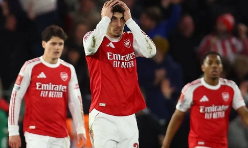 ‘Bệnh cũ’ của Arsenal lại tái phát