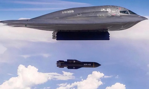 Máy bay B-2 Mỹ tấn công hầm trung tâm chỉ huy IRGC bằng bom 13 tấn