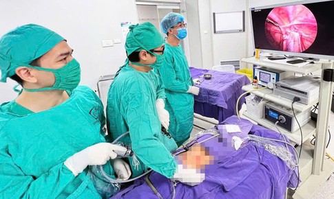 Cứu buồng trứng cho bé gái 9 tuổi nhờ phẫu thuật nội soi kịp thời