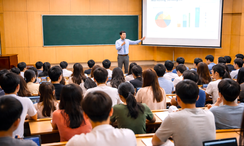 Lãnh đạo đại học phải trưởng thành từ bục giảng, không thể đi lên bằng hồ sơ thủ tục