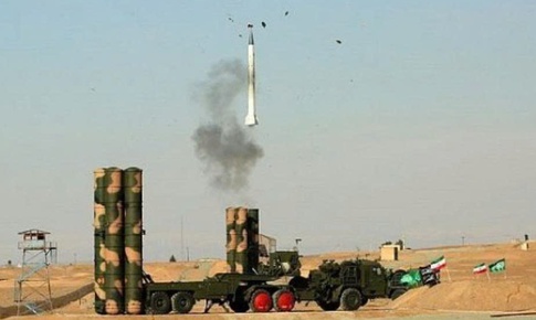 Israel tuyên bố đánh sập hệ thống phòng không S-300 của Iran