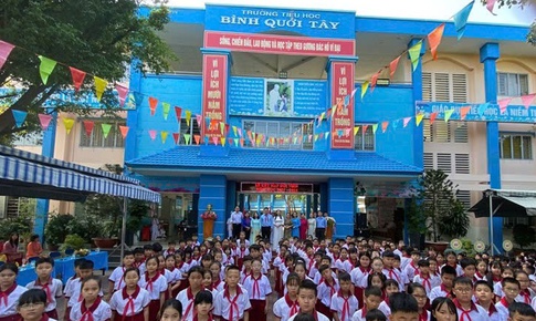 Hơn 100 học sinh tại TPHCM có triệu chứng đau bụng, nôn ói, nghi ngộ độc thực phẩm