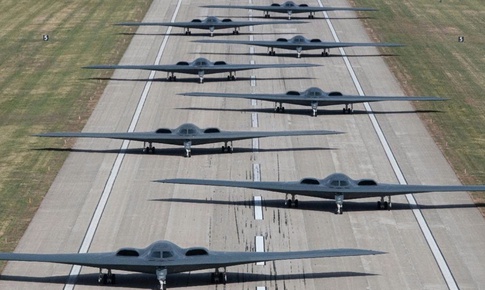 Siêu oanh tạc cơ B-2 Spirit bị 'trói chân' bởi điểm yếu không thể sửa