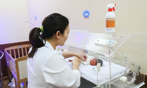 Hành trình 42 ngày giành lại sự sống cho em bé sinh non 28 tuần của bệnh viện Kiến An, Hải Phòng