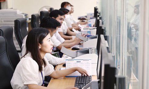 Đề xuất phụ cấp tới 300% lương để hút nhân tài vào khu vực công