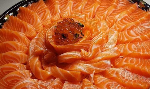 Ăn cá hồi sống hay chín tốt hơn cho sức khỏe?