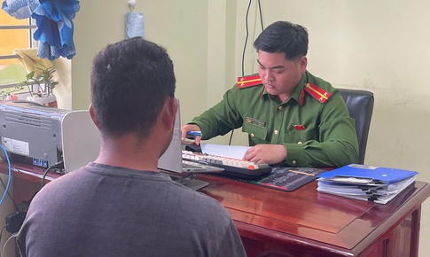 Truy xét nhanh thanh niên đi xe máy áp sát, dùng tay sàm sỡ phụ nữ rồi tăng ga bỏ chạy