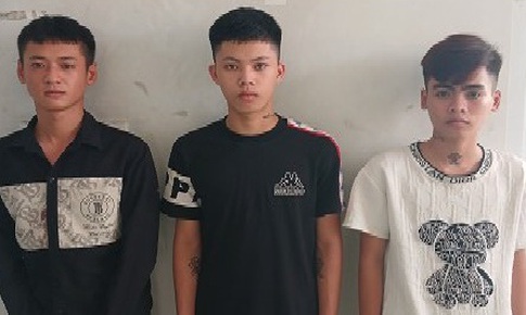 Truy bắt nhóm thanh thiếu niên ép xe, xịt hơi cay cướp xe máy của nam sinh 17 tuổi