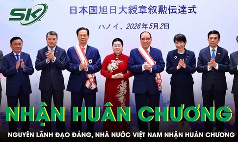Nguyên Tổng Bí thư Nông Đức Mạnh và nguyên Thủ tướng Nguyễn Tấn Dũng nhận Huân chương Mặt trời mọc