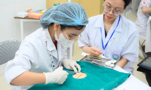 Đại học Y Hà Nội lý giải việc tăng chỉ tiêu Y khoa và đổi mới tổ hợp xét tuyển