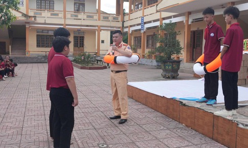 Chung tay dựng 'lá chắn' phòng chống đuối nước cho trẻ em trong mùa hè
