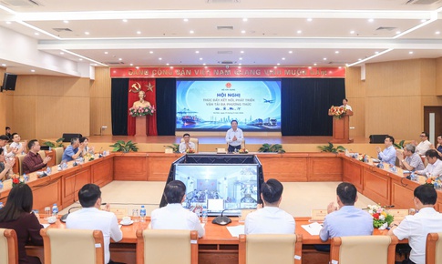 Đường bộ 'gánh' 75% hàng hóa, Bộ Xây dựng nói gì về nguy cơ mất cân đối?
