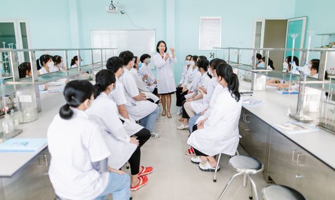 Nghị định 182 và câu chuyện giữ chân người làm giáo dục