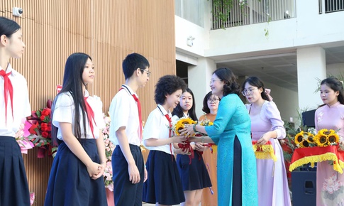 Lời dặn học trò ‘khép lại trang sách’ để mở ra mùa hè trải nghiệm của cô Hiệu trưởng