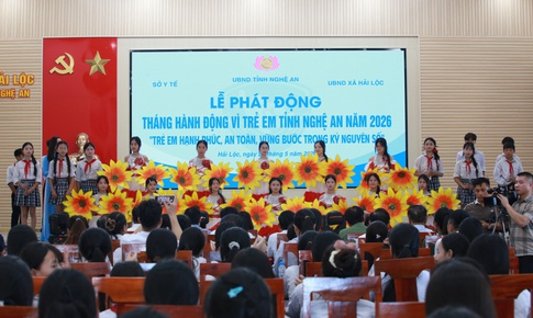 Trẻ em cần được bảo vệ cả ngoài đời thực lẫn trên không gian mạng