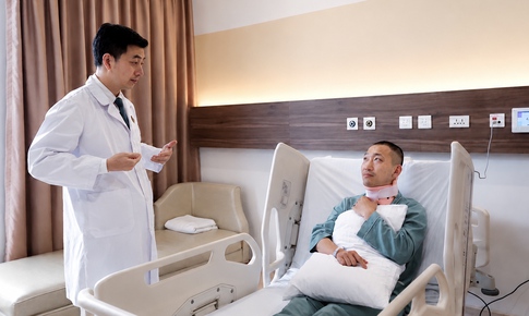 Người 'giữ nhịp sống' cho những cột sống bị tổn thương