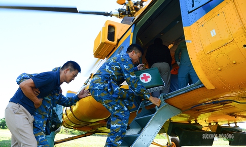 Quân y Không quân diễn tập cấp cứu, vận chuyển nạn nhân bằng trực thăng